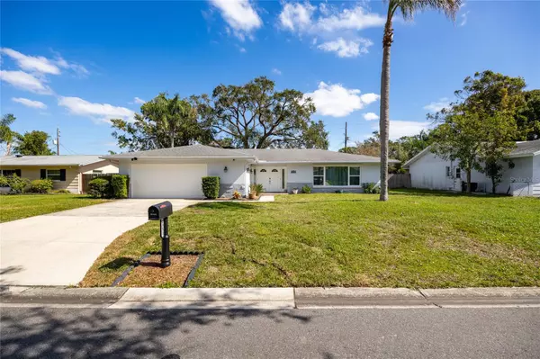 2351 MANGRUM DR, Dunedin, FL 34698
