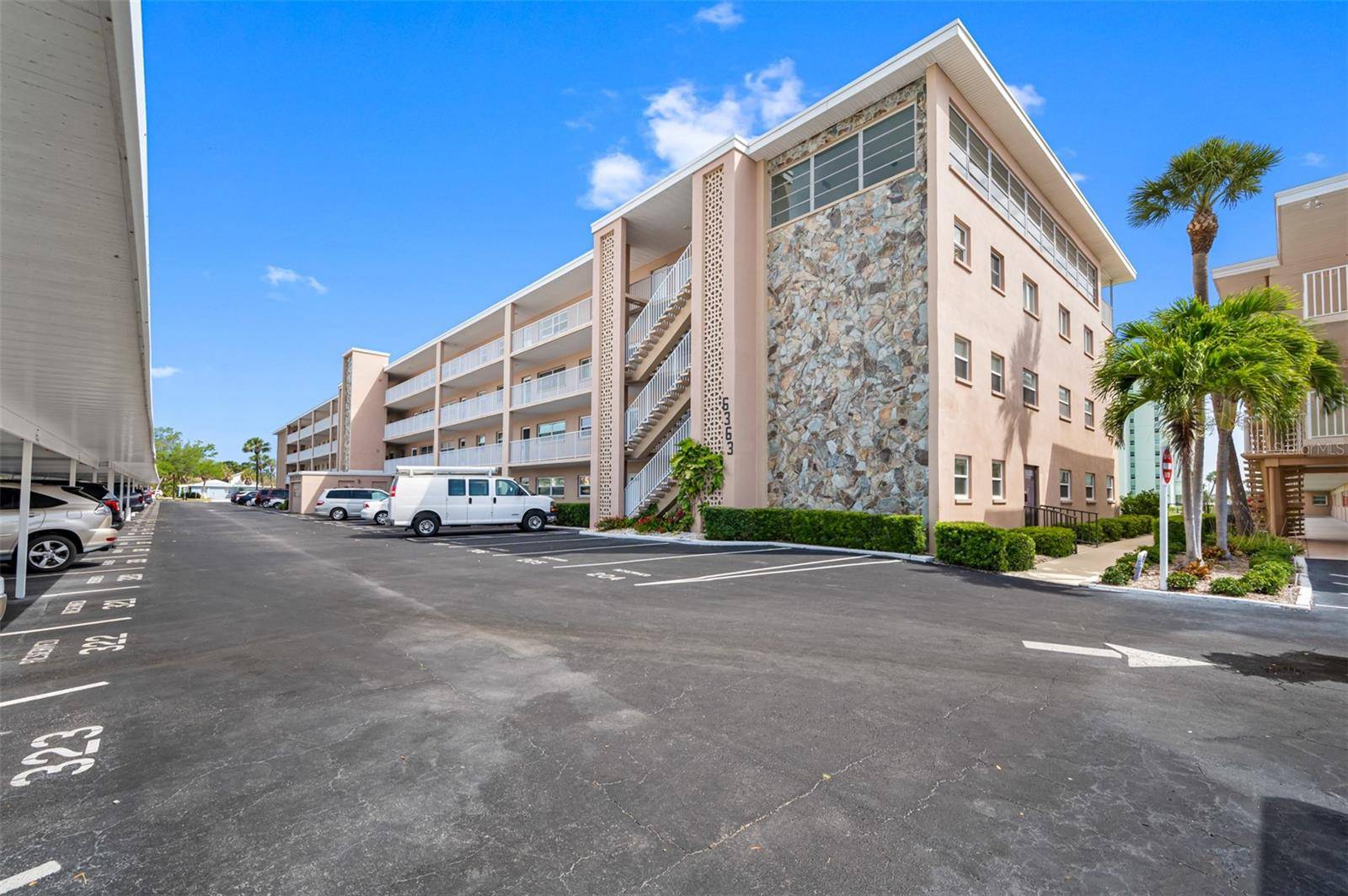 St Pete Beach, FL 33706,6363 GULF WINDS DR #437