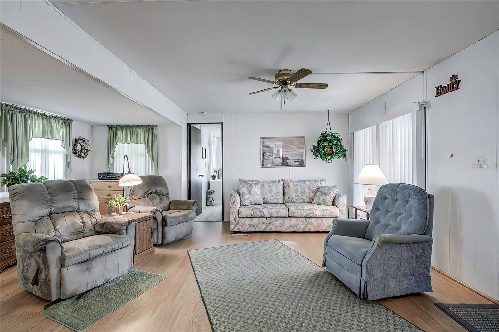 Holiday, FL 34690,3317 HAMPSHIRE DR
