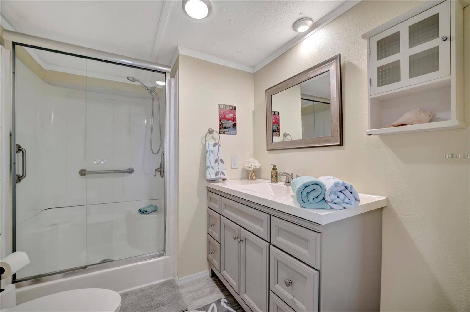 Apollo Beach, FL 33572,122 E SAINT JOHNS WAY