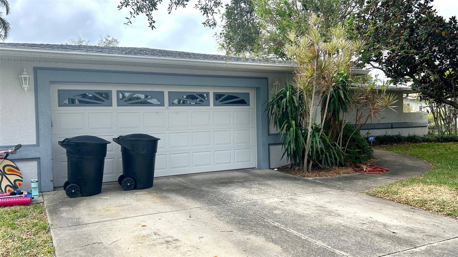 386 BAYVIEW DR NE,  St Petersburg,  FL 33704