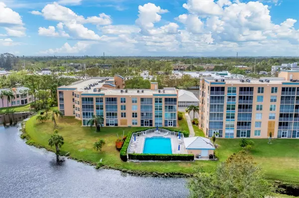 4530 PINEBROOK CIR #208, Bradenton, FL 34209