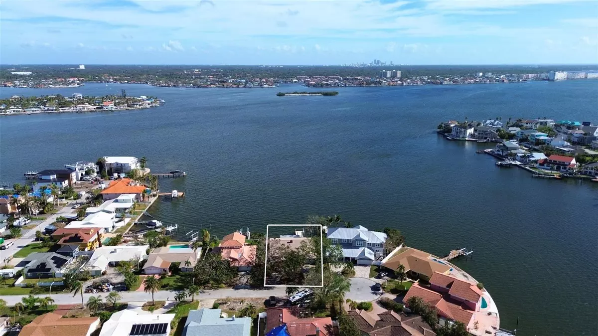 St Pete Beach, FL 33706,6351 4TH PALM PT