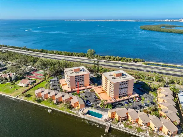 Saint Petersburg, FL 33711,7400 SUNSHINE SKYWAY LN S #122