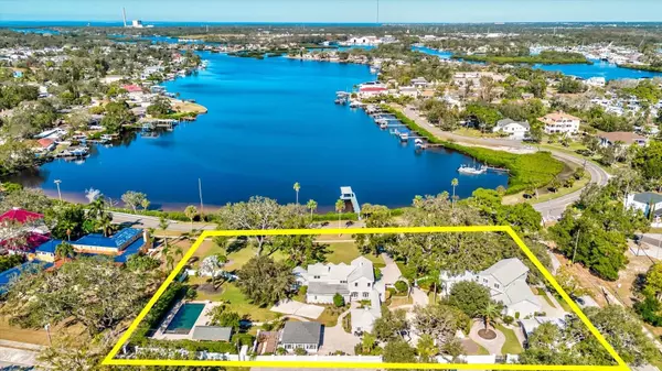 518 RIVERSIDE DR, Tarpon Springs, FL 34689