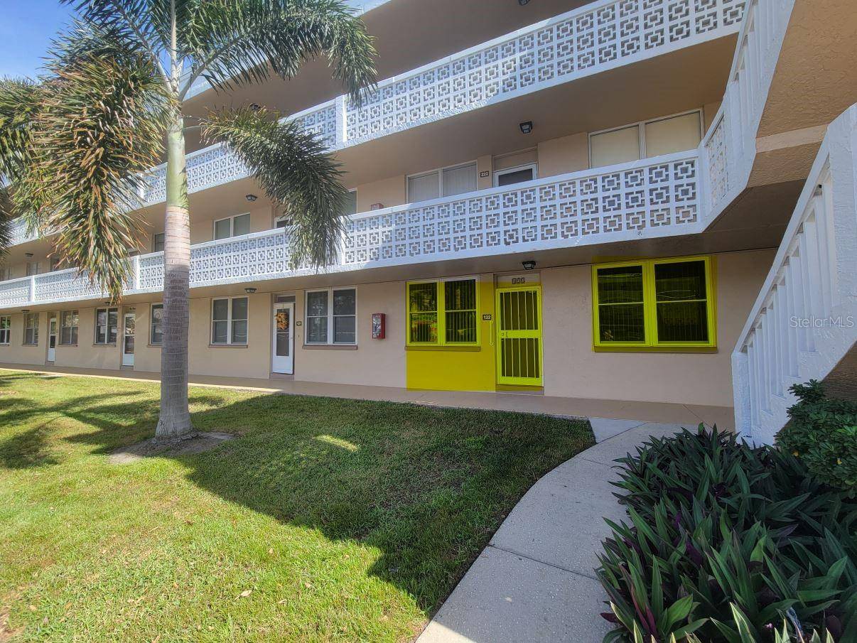 4915 BAY ST NE #122, St Petersburg, FL 33703