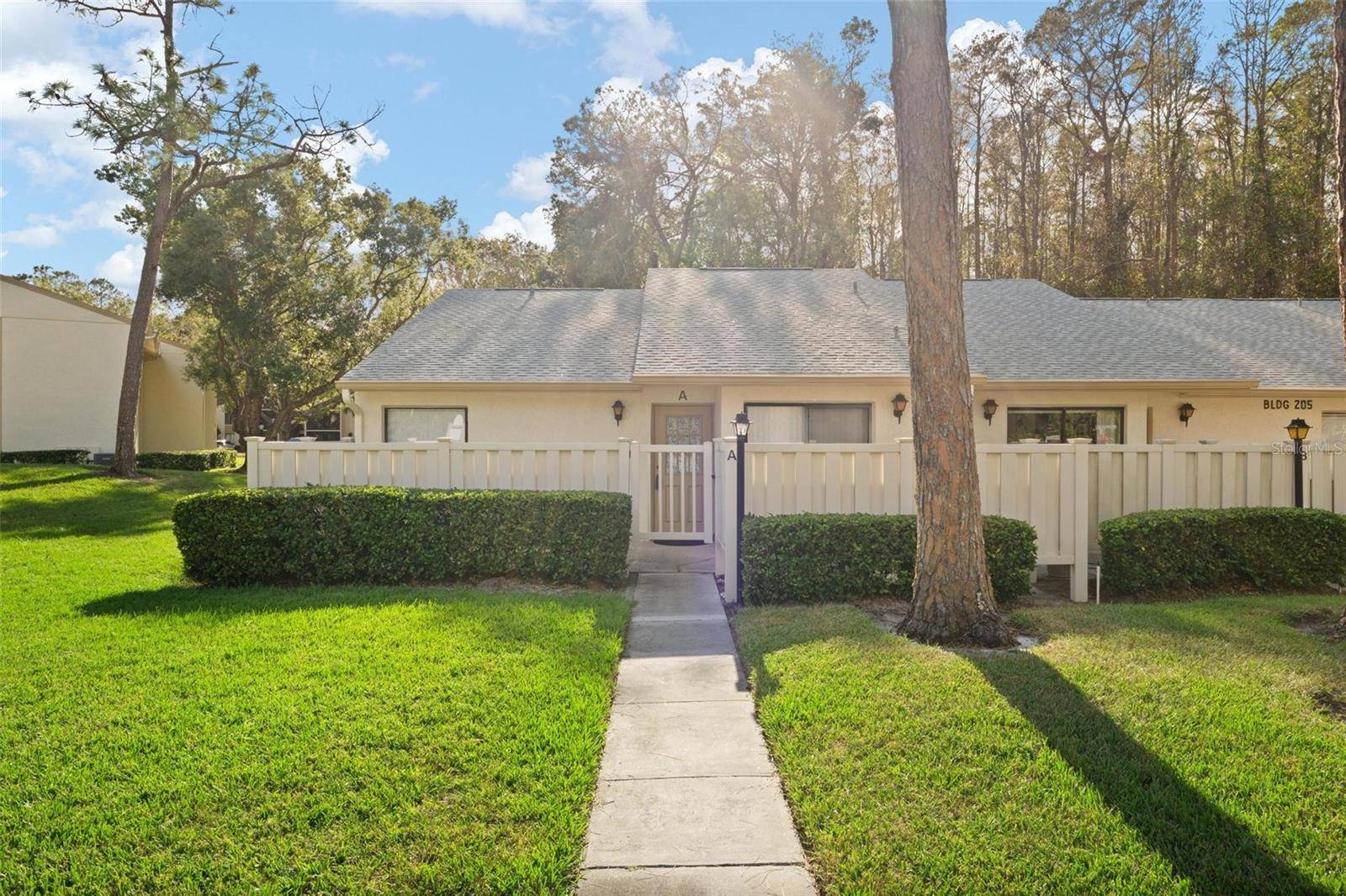 1300 SHADY PINE WAY #205A, Tarpon Springs, FL 34688