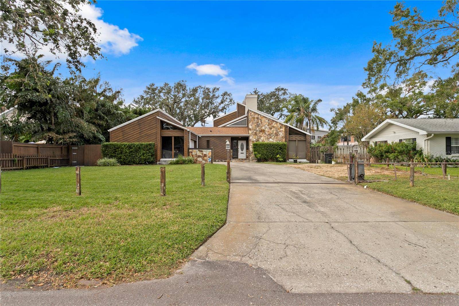 715 S HIMES AVE, Tampa, FL 33609