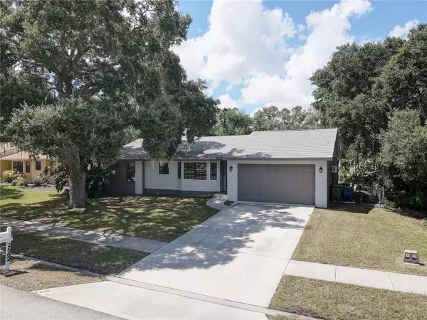 2582 WOOD OAK DR, Sarasota, FL 34232