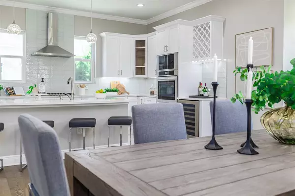 Tampa, FL 33618,3845 SEENA MANOR CT