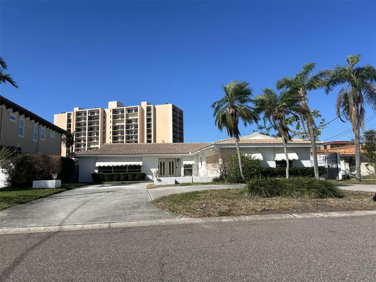 Clearwater Beach, FL 33767,44 LEEWARD IS