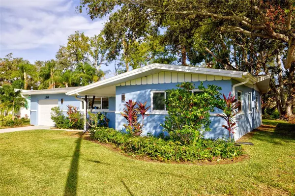Dunedin, FL 34698,1042 IDLEWILD DR N