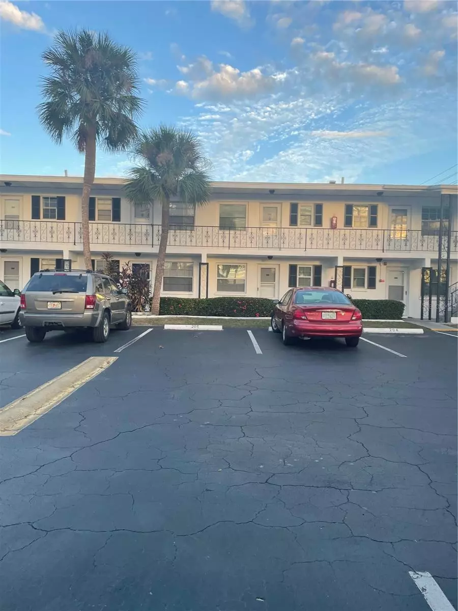 Largo, FL 33774,14531 WALSINGHAM RD #203