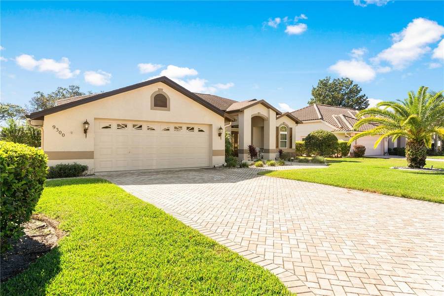 9300 FOX HOLLOW LN, Weeki Wachee, FL 34613