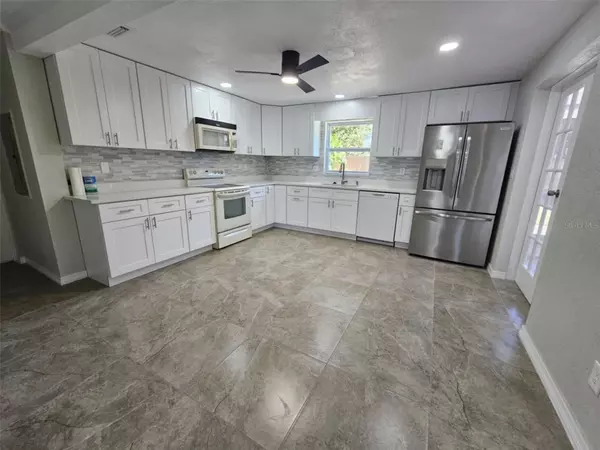 Seminole, FL 33777,8551 LANTANA DR