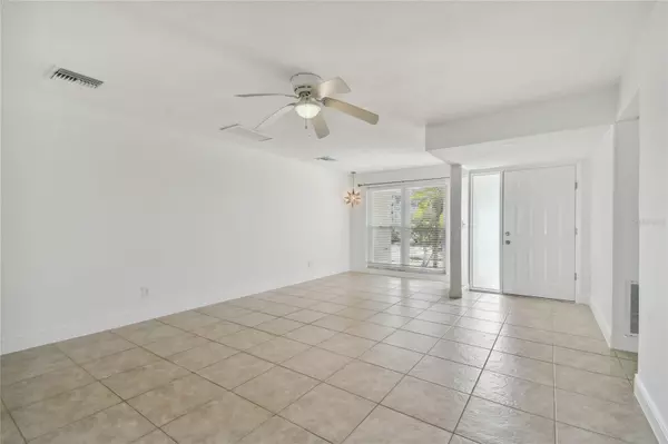 North Redington Beach, FL 33708,17255 2ND ST E