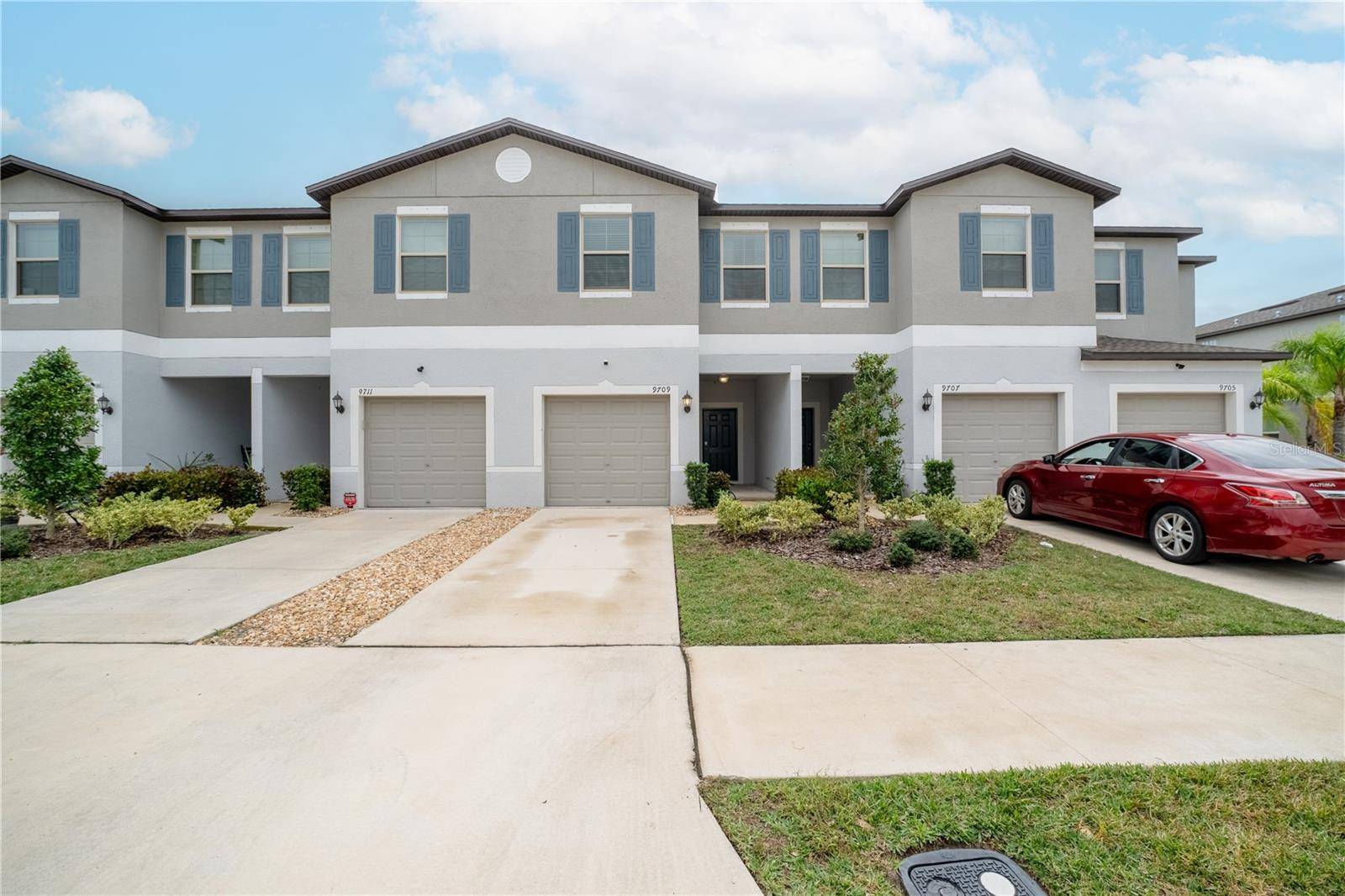 9709 PEMBROOKE PINES DR, Sun City Center, FL 33573