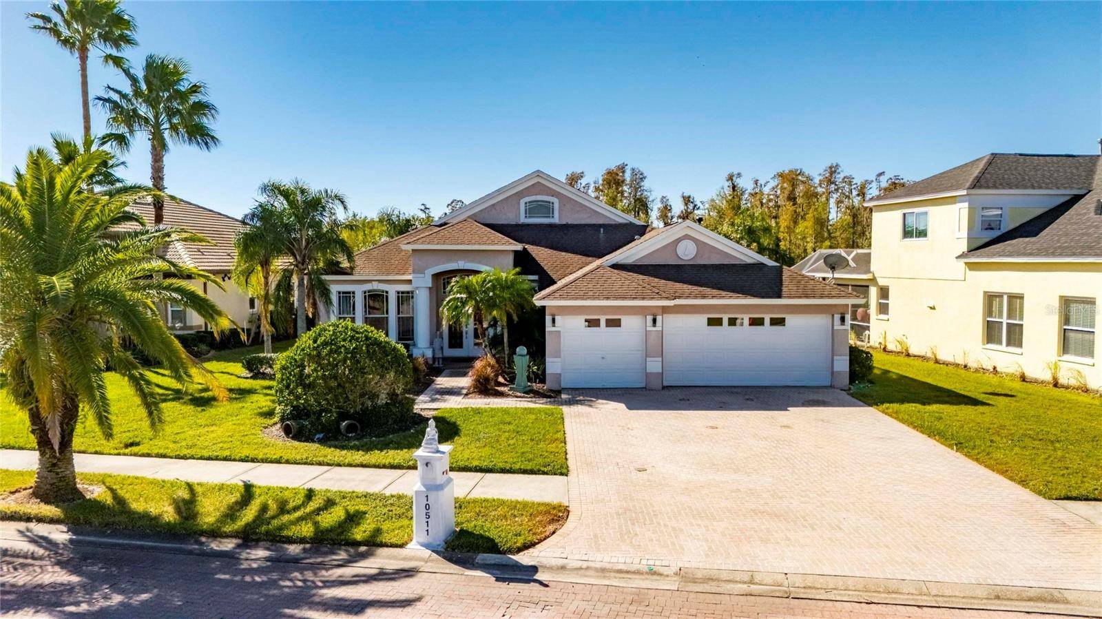 10511 MARTINIQUE ISLE DR, Tampa, FL 33647