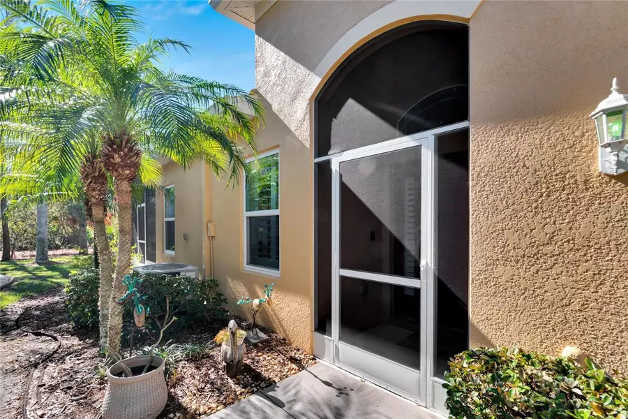 2322 OAKLEY GREEN DR #2322, Sun City Center, FL 33573