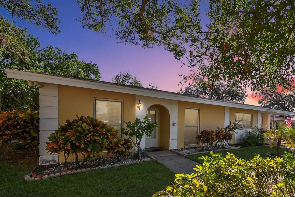 Dunedin, FL 34698,883 DE SOTO CT