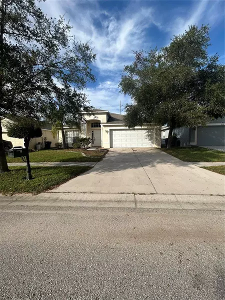 8216 CARRIAGE POINTE DR, Gibsonton, FL 33534