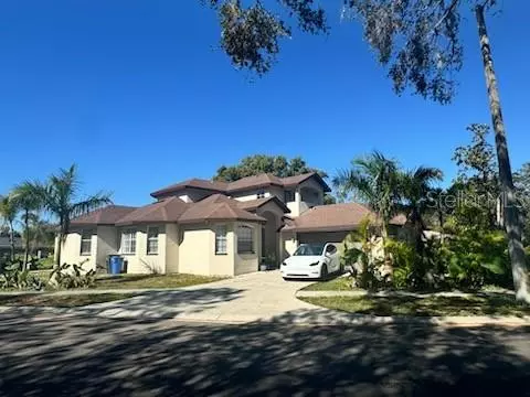 Tampa, FL 33624,4015 WOODACRE LN