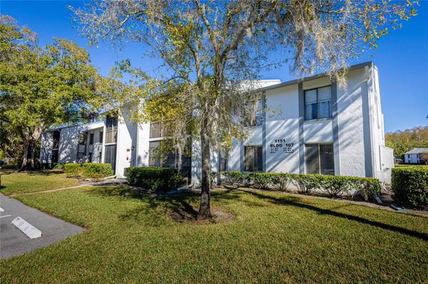 1151 PINE RIDGE CIR W #H1, Tarpon Springs, FL 34688