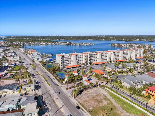 Redington Shores, FL 33708,17715 GULF BLVD #204