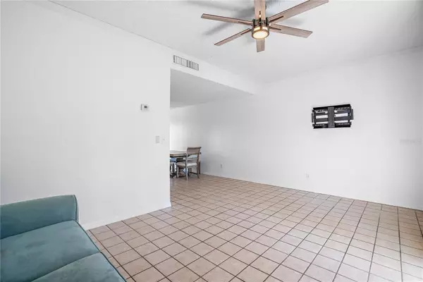 Clearwater Beach, FL 33767,325 ISLAND WAY #101