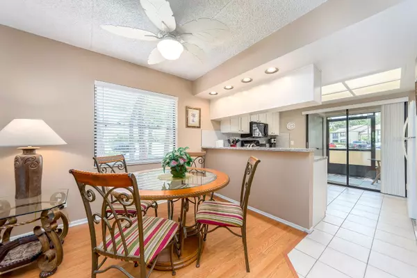 Oldsmar, FL 34677,301 WOODLAKE WYNDE DR