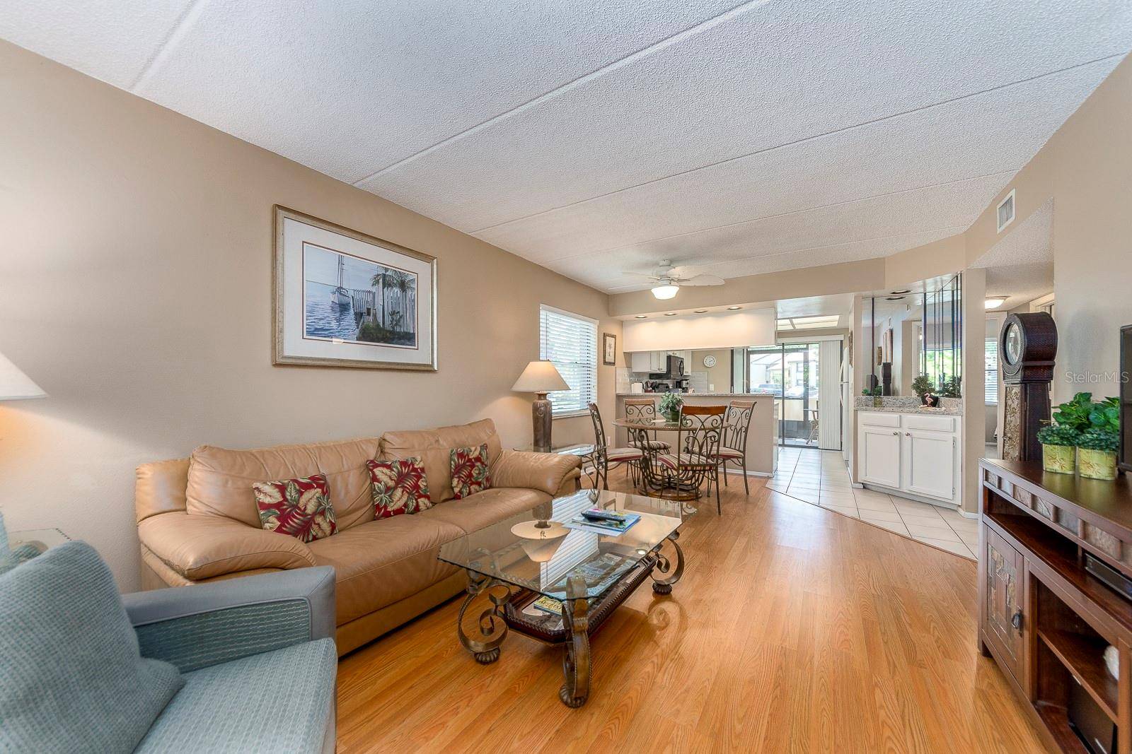 Oldsmar, FL 34677,301 WOODLAKE WYNDE DR