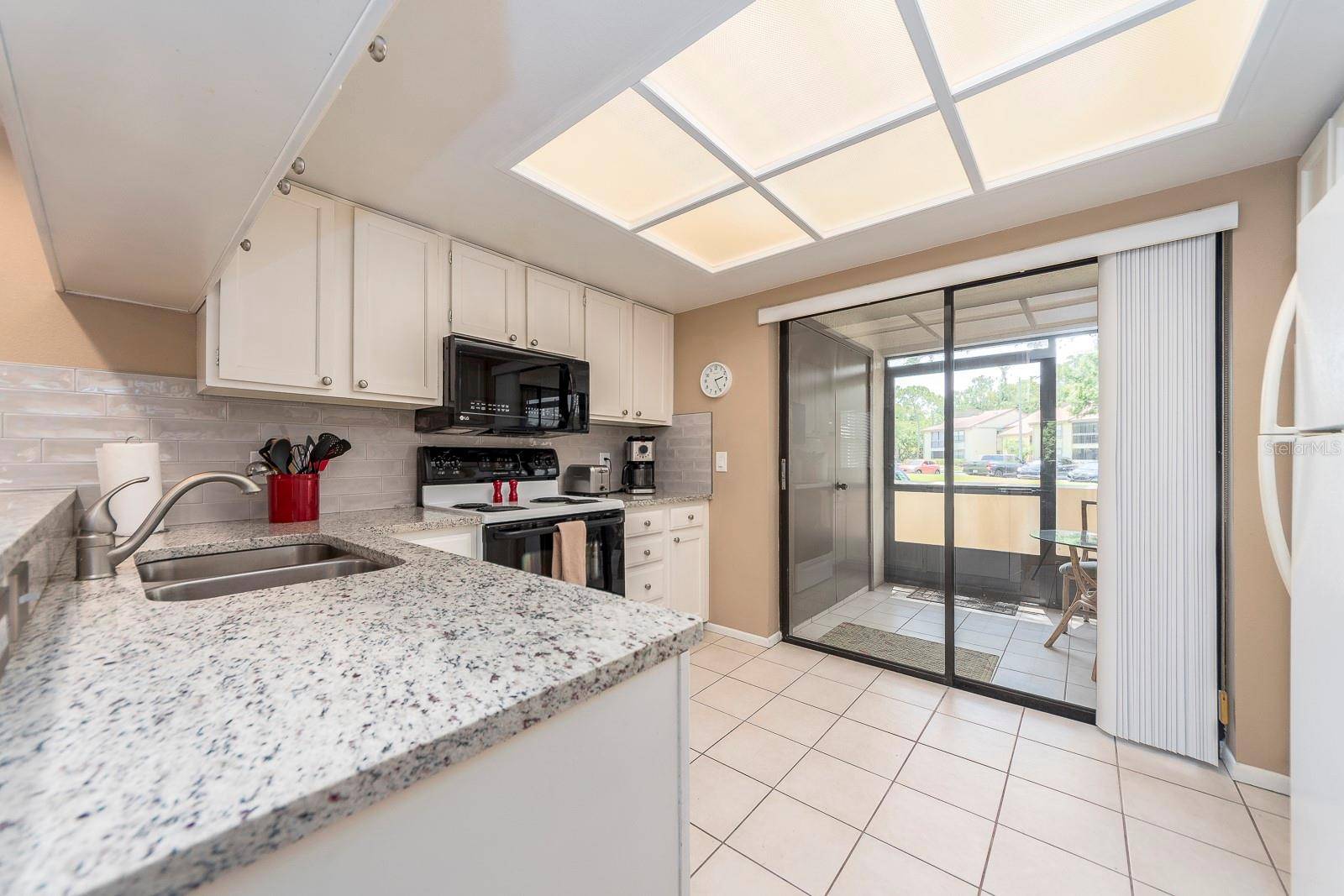 Oldsmar, FL 34677,301 WOODLAKE WYNDE DR