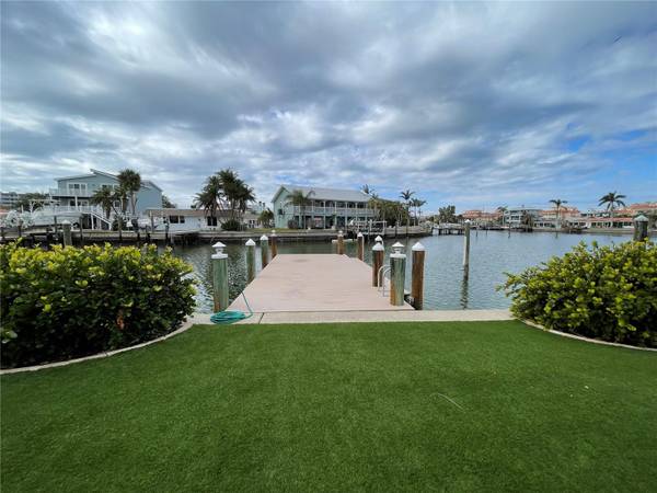 17406 1ST ST E, Redington Shores, FL 33708