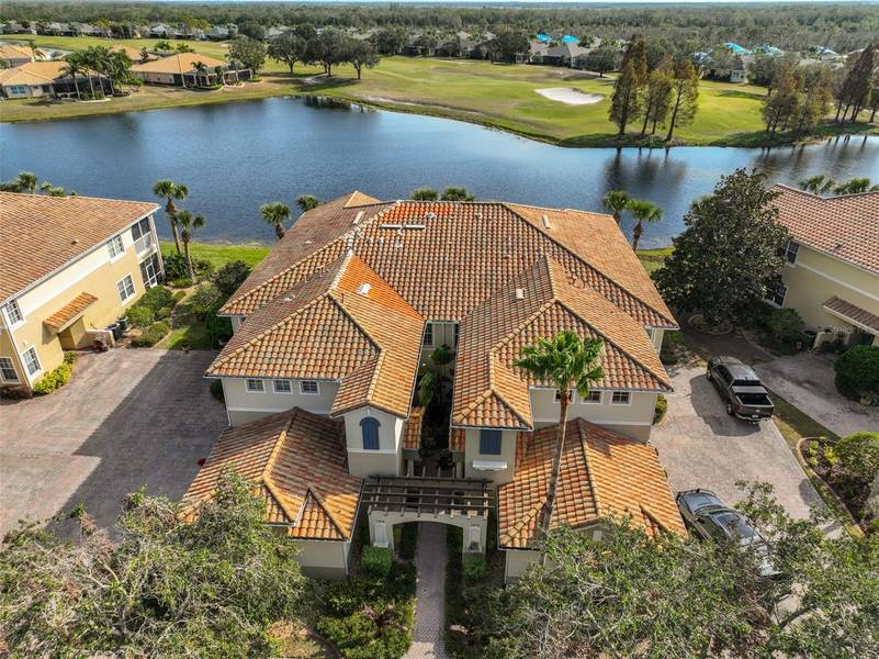 1372 EMERALD DUNES DR, Sun City Center, FL 33573