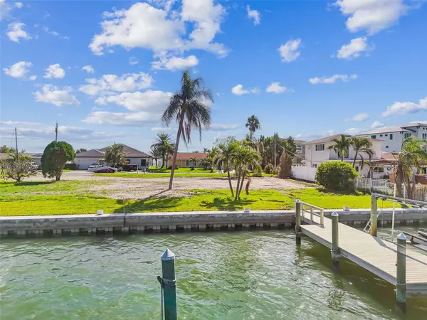 Madeira Beach, FL 33708,568 JOHNS PASS AVE