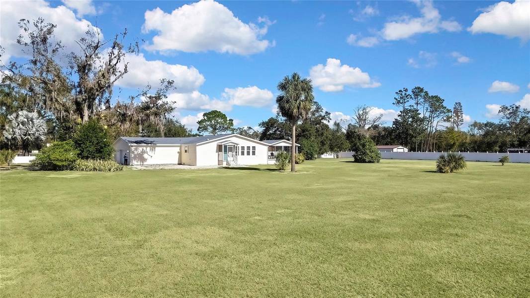 17403 ESTES RD, Lutz, FL 33548