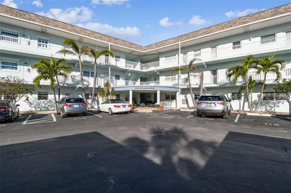 Dunedin, FL 34698,5 GATESHEAD DR #203