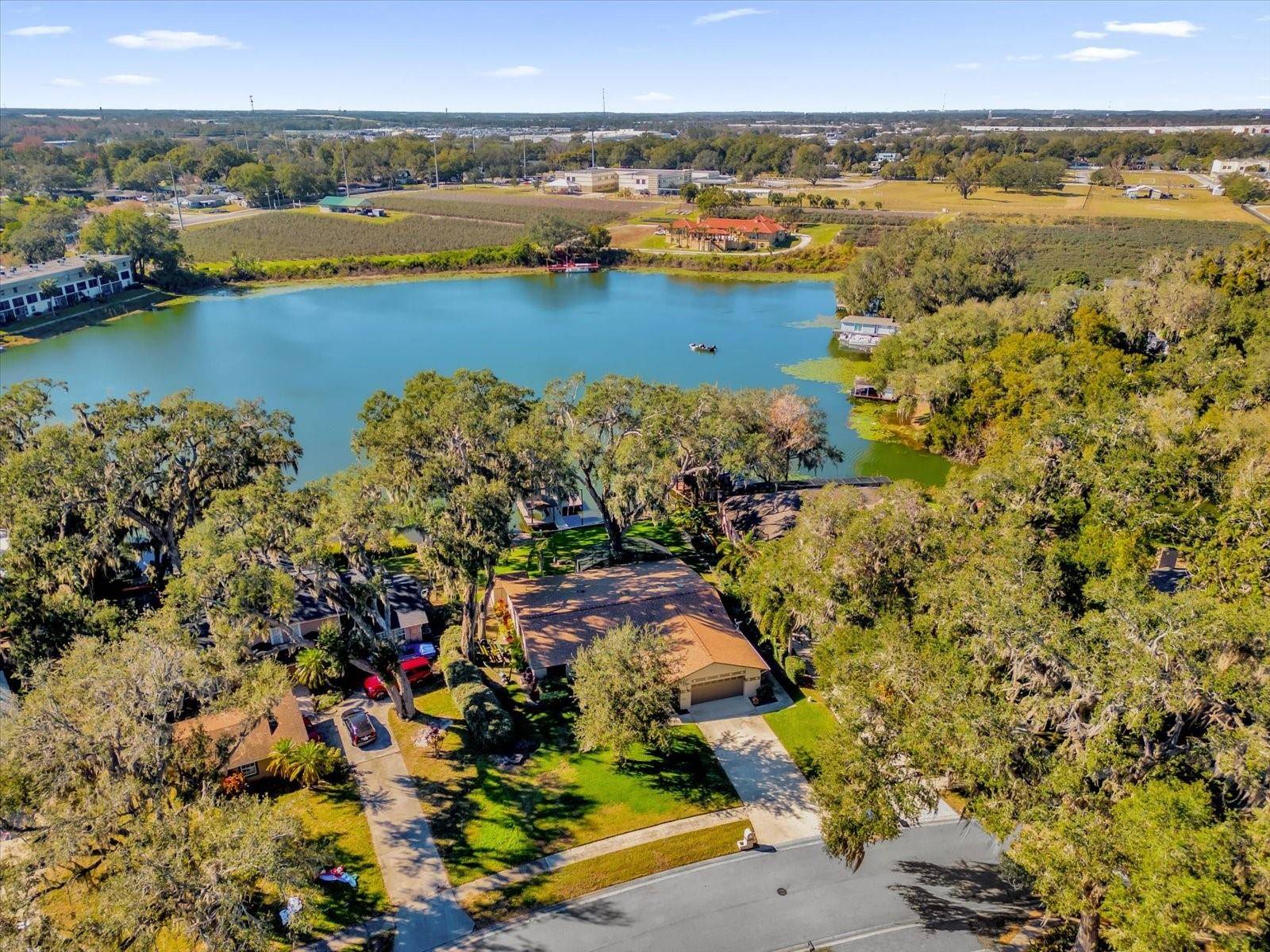 Ocoee, FL 34761,509 E LAKESHORE DR