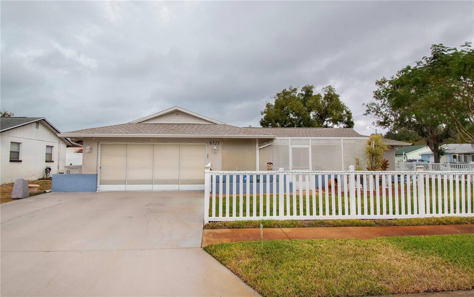6321 STAUNTON DR, Holiday, FL 34690
