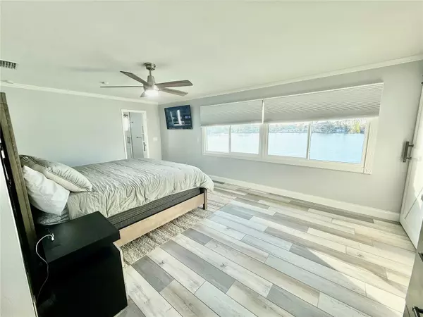 Redington Beach, FL 33708,16139 4TH ST E