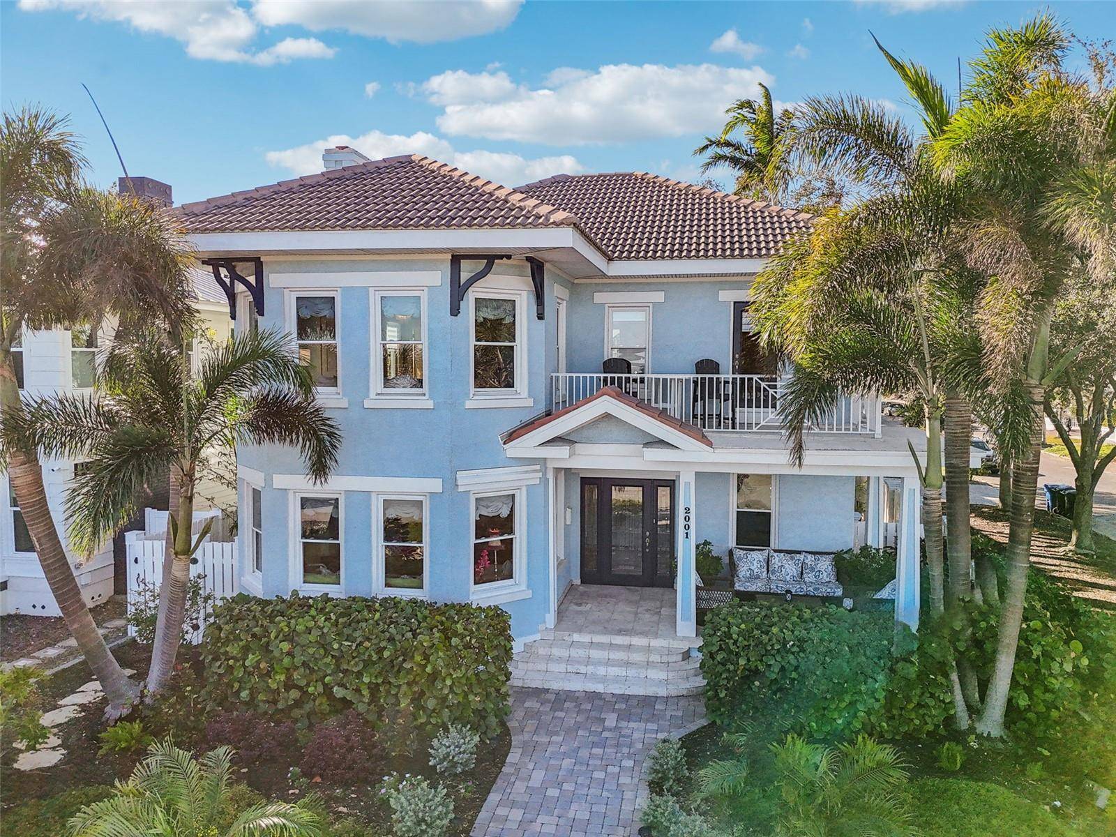 2001 BEACH DR SE, St Petersburg, FL 33705