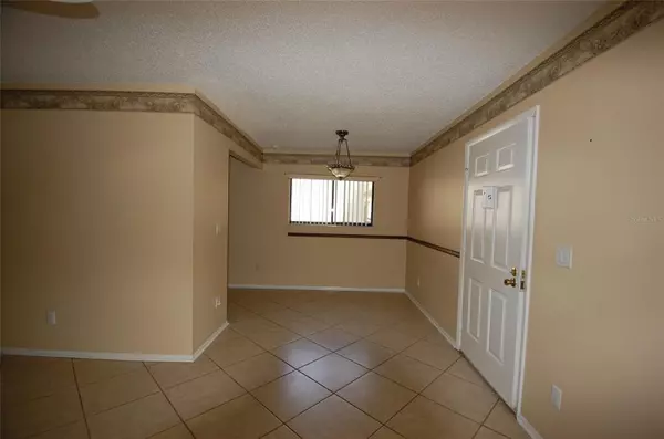 Palm Harbor, FL 34683,3300 FOX CHASE CIR N #216