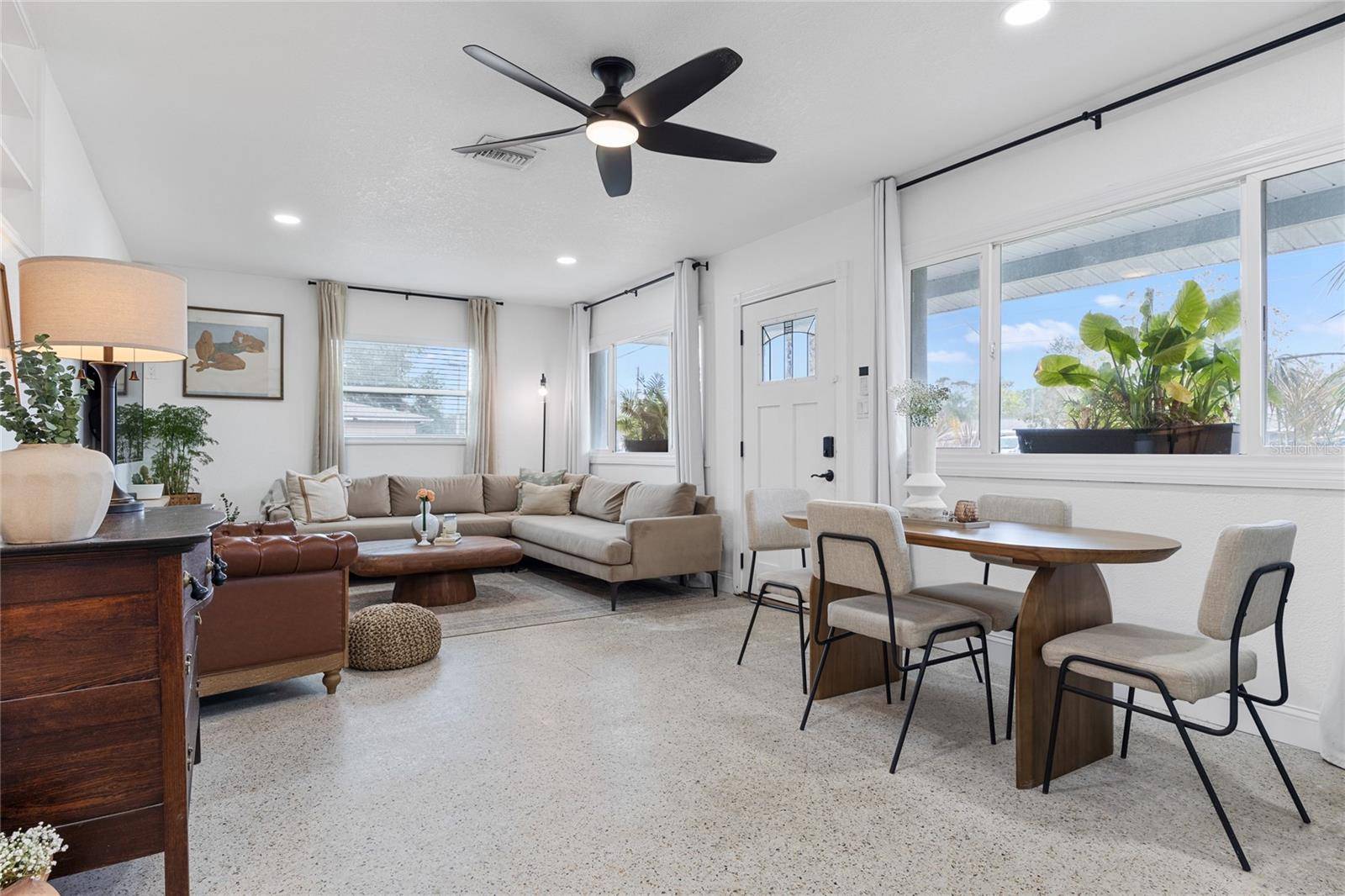 St Petersburg, FL 33703,5901 1ST ST NE
