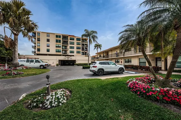 6180 SUN BLVD #302, St Petersburg, FL 33715