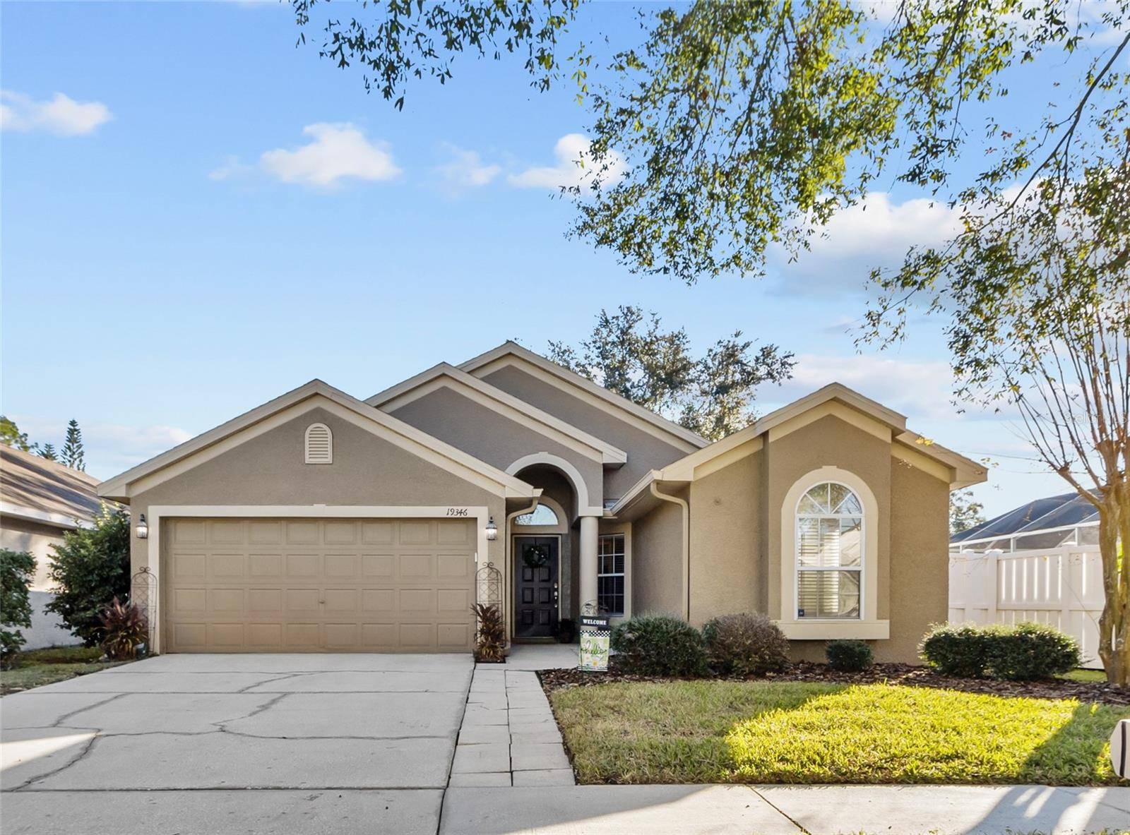 19346 GARDEN QUILT CIR, Lutz, FL 33558