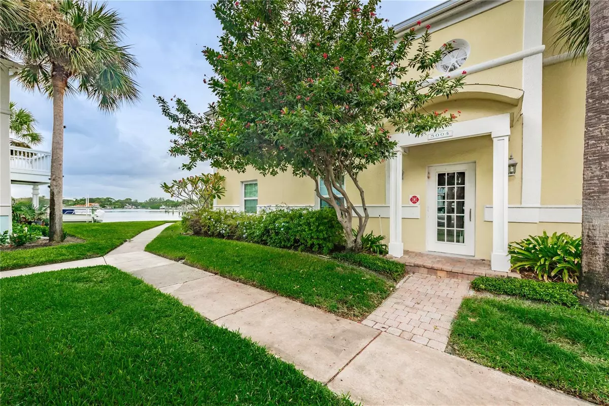 St Petersburg, FL 33705,5004 STARFISH DR SE #F