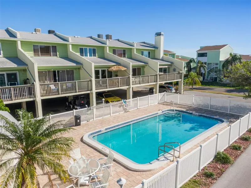 318 WINDRUSH BLVD #10, Indian Rocks Beach, FL 33785