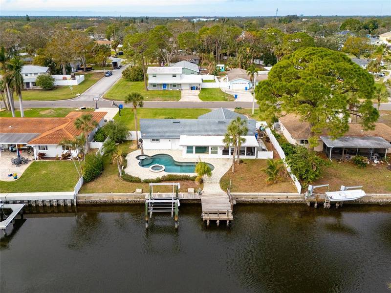 5321 DOVER ST NE, St Petersburg, FL 33703