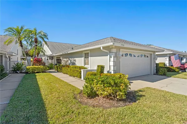 7710 PALM AIRE LN, Sarasota, FL 34243