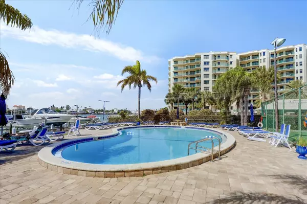 Clearwater Beach, FL 33767,660 ISLAND WAY #401